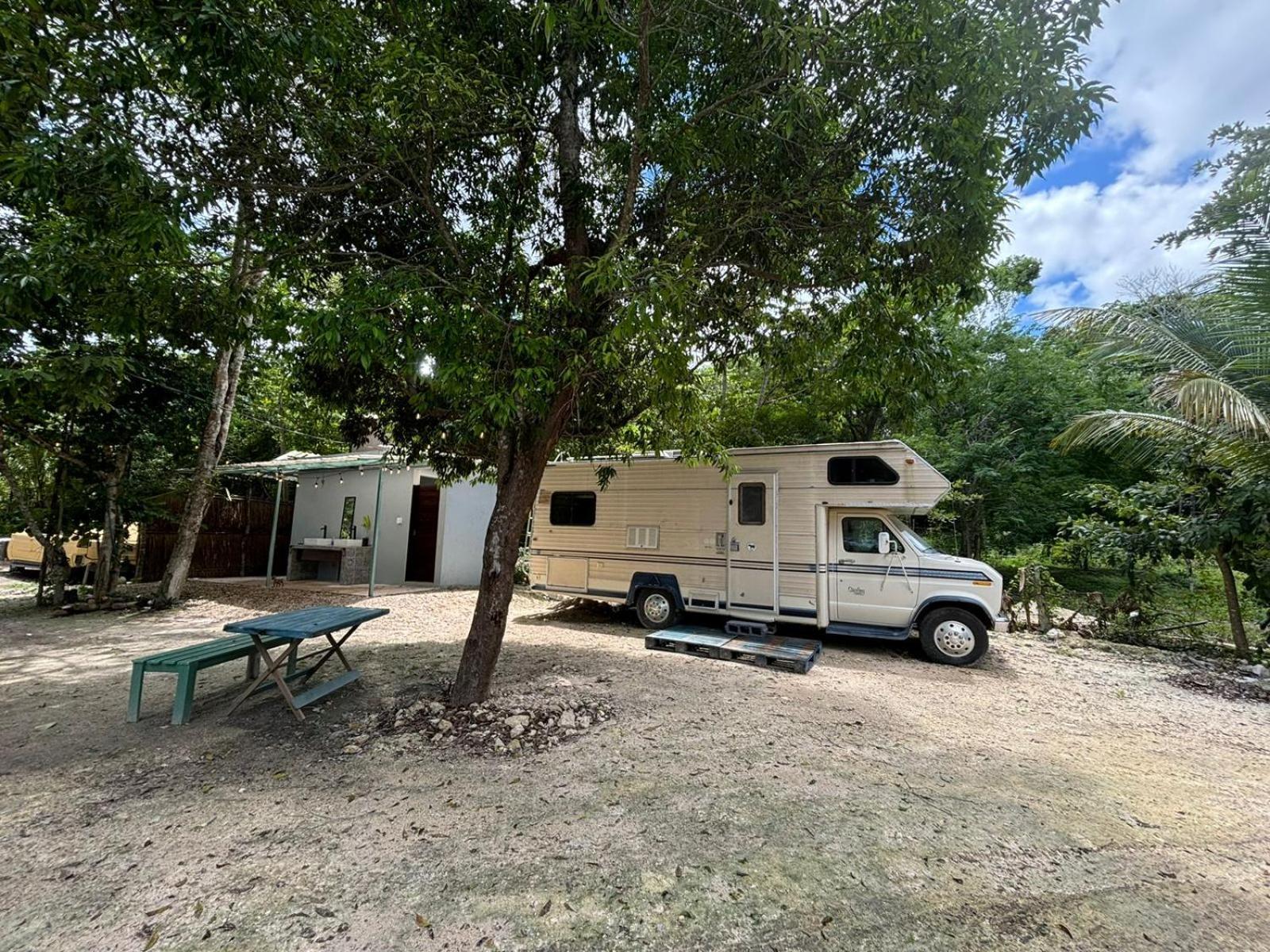 Momotoh Camper Hotel Xpujil Exterior photo